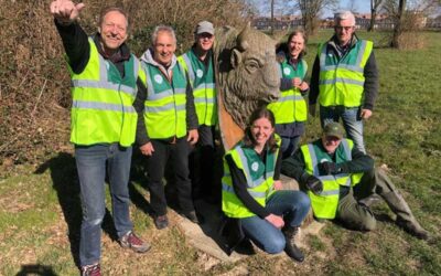 De vrijwilligersgroep heeft nieuwe hesjes gekregen